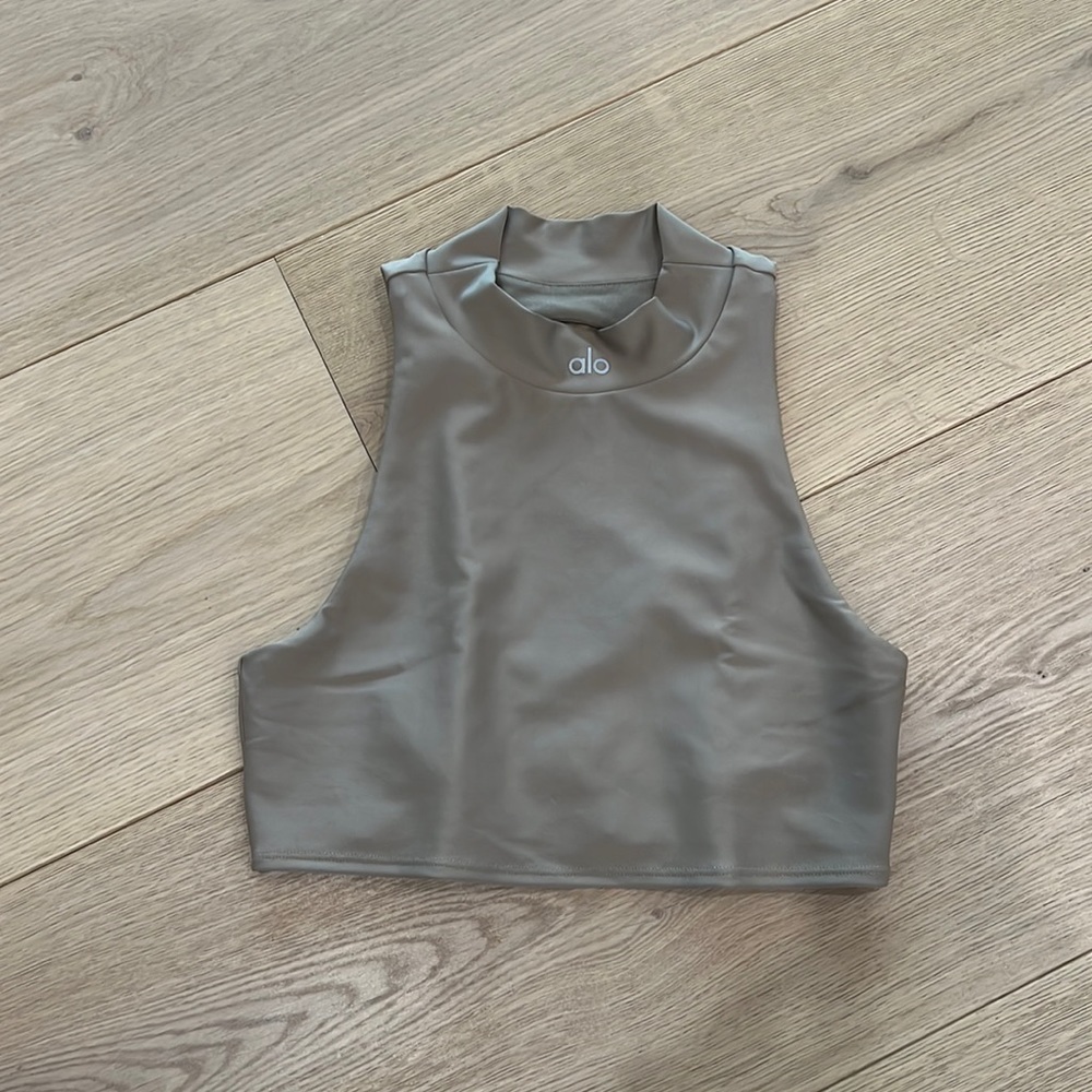 Alo Yoga Air lift top